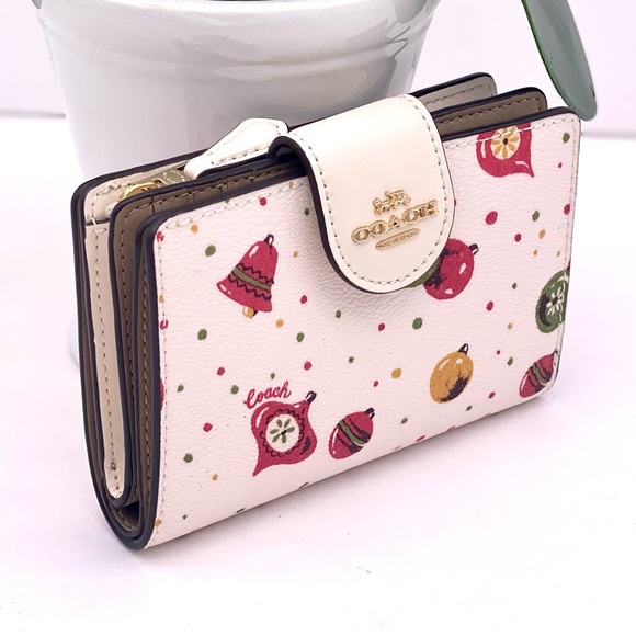 Coach Medium Corner Zip Wallet In Signature Canvas - Picture 1 of 11